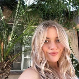 Meet your Posher, Lexi